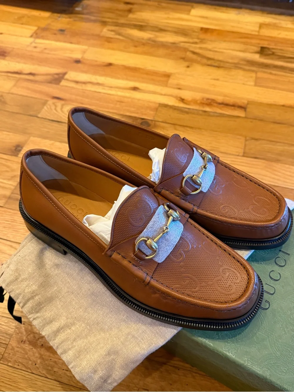 New Men’s Gucci Tan Leather Horsebit Loafers with Embossed GG